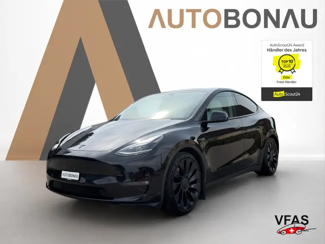 TESLA MODEL Y Performance D SOC 95.5% Weisses Interieur bei Auto Bonau